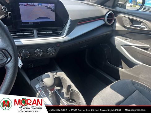 Used 2025 Chevrolet Trax RS w/ Driver Confidence Package FWD image 27