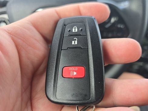 Used 2019 Toyota Prius LE FWD image 20