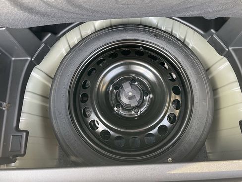 Used 2024 Chevrolet Equinox LT image 32