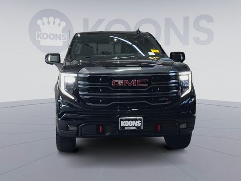 Used 2022 GMC Sierra 1500 AT4 w/ AT4 Premium Package AWD/4WD image 4