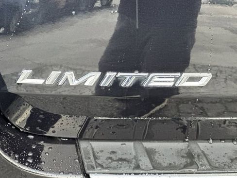 Used 2023 Ford Explorer Limited image 39