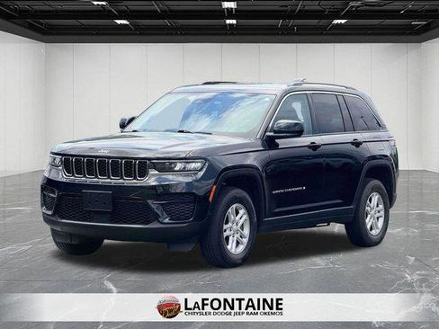 Certified 2023 Jeep Grand Cherokee Laredo w/ Luxury Tech Group I AWD/4WD image 1