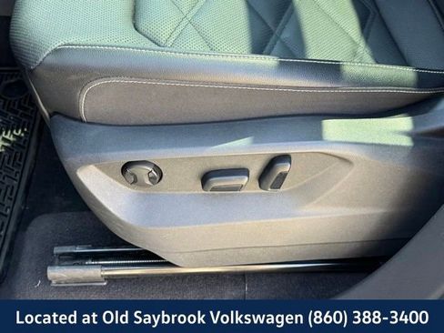 Used 2024 Volkswagen Atlas SE AWD/4WD image 37