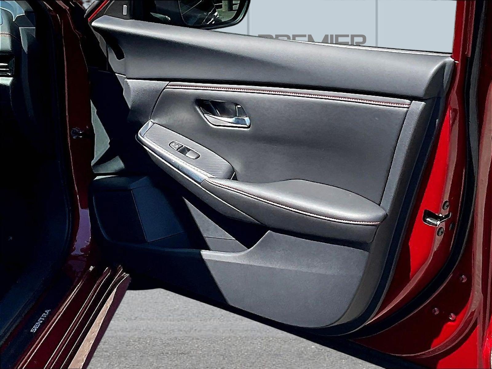 Used 2025 Nissan Sentra SR FWD image 30