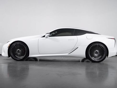 Used 2018 Lexus LC 500 Coupe w/ Touring Package RWD image 12