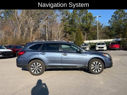 Used 2017 Subaru Outback 3.6R Limited image 3