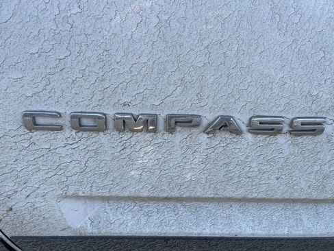 Used 2015 Jeep Compass Latitude image 16