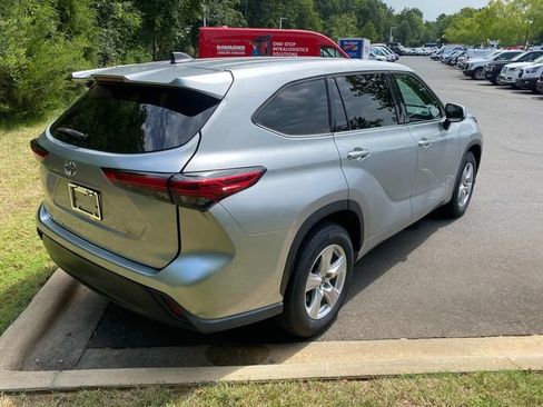 Used 2022 Toyota Highlander L FWD image 33