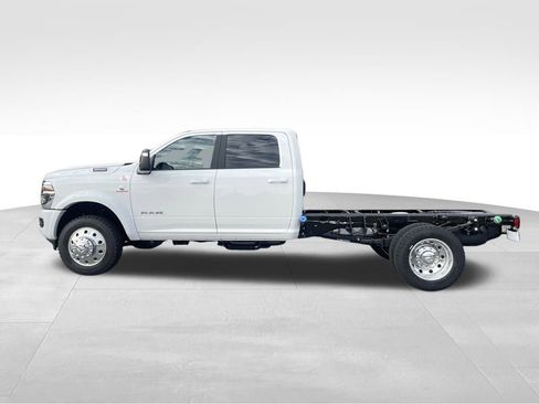 New 2026 RAM 4500 Tradesman w/ Laramie Trim Package image 8