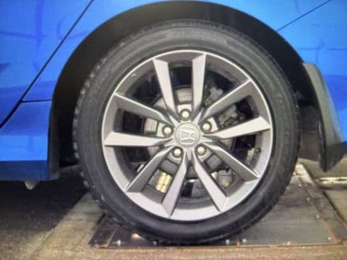 Used 2021 Honda Civic EX image 9