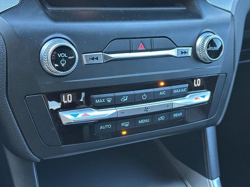 Used 2020 Ford Explorer XLT w/ Equipment Group 202A image 25