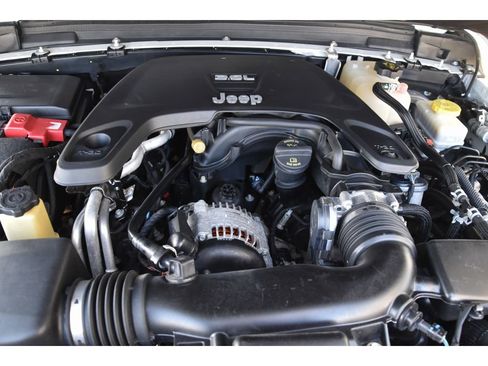 Used 2018 Jeep Wrangler Unlimited Rubicon image 24