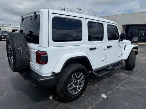 Used 2024 Jeep Wrangler Unlimited Sahara w/ Technology Group AWD/4WD image 5
