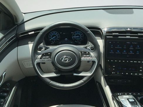 Used 2024 Hyundai Tucson Limited FWD image 10