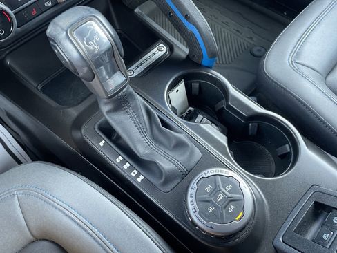 Used 2021 Ford Bronco Black Diamond image 14