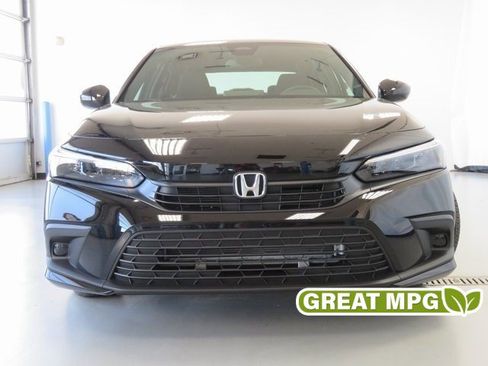 Used 2023 Honda Civic Sport image 1