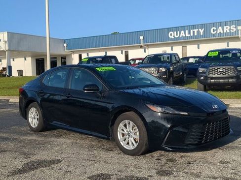 Used 2025 Toyota Camry LE image 2