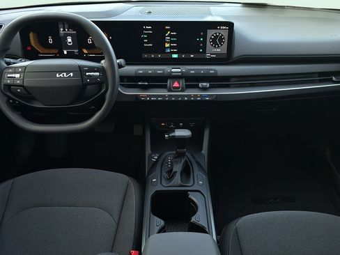 Used 2026 Kia K4 FWD image 18
