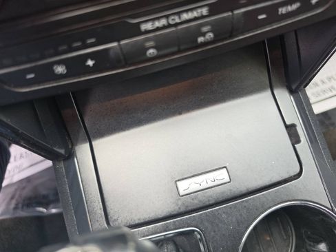 Used 2017 Ford Explorer XLT FWD image 28