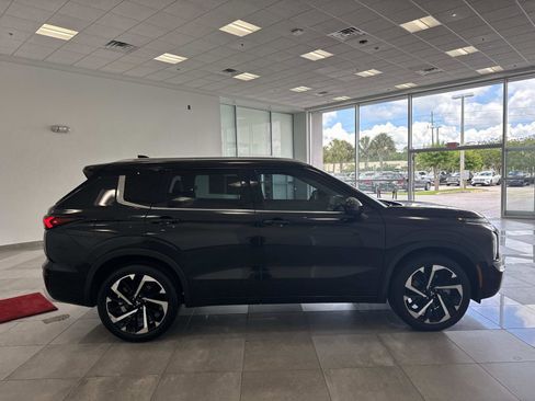 Used 2023 Mitsubishi Outlander SEL FWD image 4