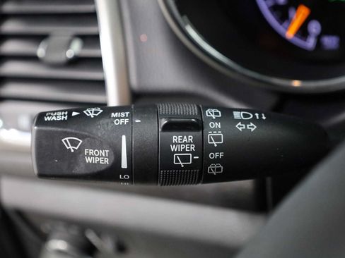 Used 2018 Jeep Grand Cherokee Altitude AWD/4WD image 28