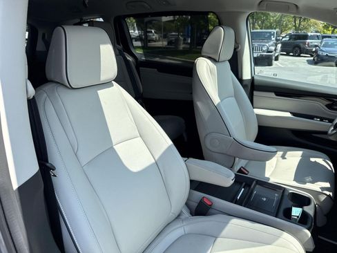 Certified 2026 Honda Odyssey Touring image 30