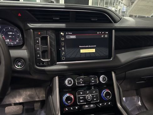 Used 2024 GMC Yukon XL Denali image 22