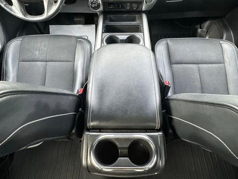 Used 2018 Nissan Titan PRO-4X image 21