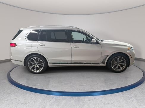 Used 2020 BMW X7 xDrive40i w/ Luxury Seating Package AWD/4WD image 4