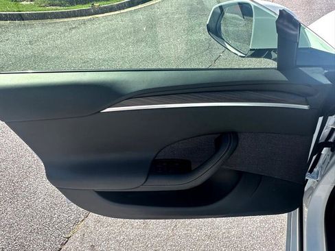 Used 2022 Tesla Model S AWD image 18