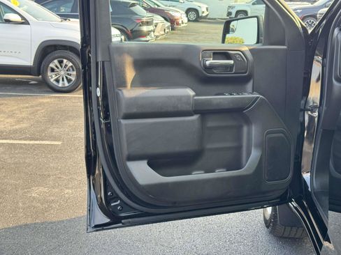 Used 2022 Chevrolet Silverado 1500 Custom AWD/4WD image 16