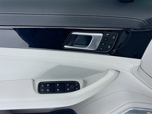 Used 2023 Porsche Panamera Turbo S image 11