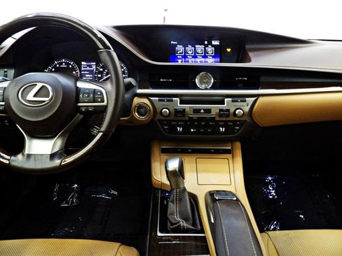 Used 2016 Lexus ES 350 FWD image 26
