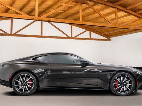 Used 2018 Aston Martin DB11 V12 image 6