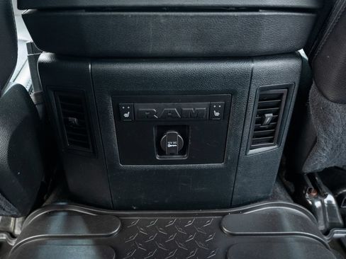 Used 2016 RAM 1500 Laramie w/ Convenience Group AWD/4WD image 18