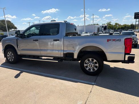 Used 2024 Ford F250 XLT w/ FX4 Off-Road Package AWD/4WD image 3