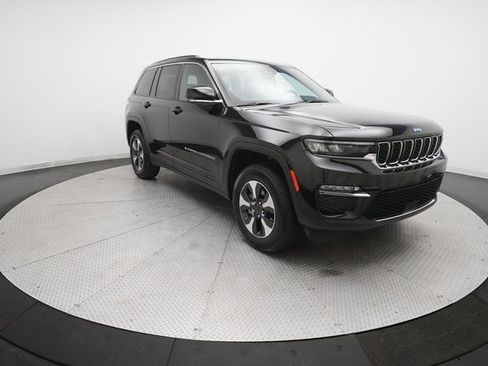 Used 2025 Jeep Grand Cherokee Limited 4xe image 13