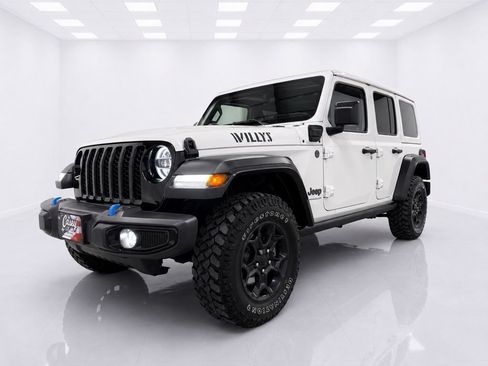 Used 2023 Jeep Wrangler Unlimited w/ Sun & Screen Package AWD/4WD image 9