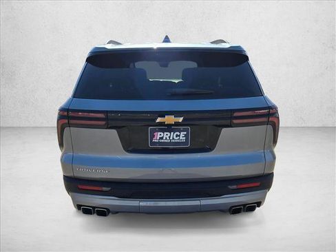 Used 2026 Chevrolet Traverse LT FWD image 7