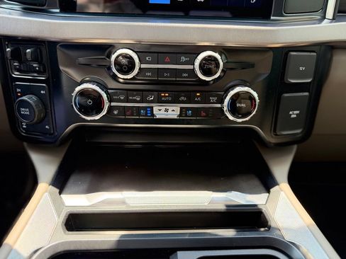 Used 2025 Ford F250 Platinum w/ Platinum Plus Package AWD/4WD image 15