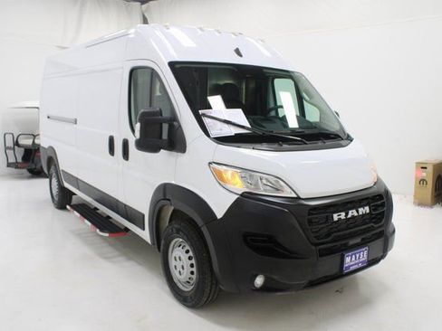 Used 2025 RAM ProMaster 2500 w/ Convenience Group image 23