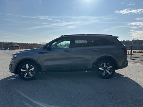 Certified 2023 Kia Sorento S w/ Panoramic Sunroof Package image 8