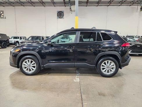 Used 2023 Toyota Corolla Cross LE image 8