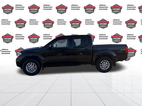 Used 2019 Nissan Frontier SV image 2