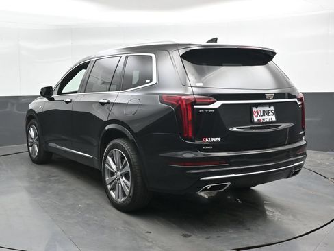 Used 2025 Cadillac XT6 Premium Luxury AWD/4WD image 10