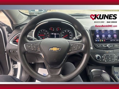 Used 2023 Chevrolet Malibu LT image 21