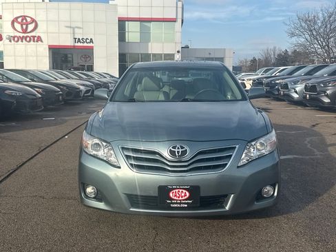 Used 2011 Toyota Camry image 2