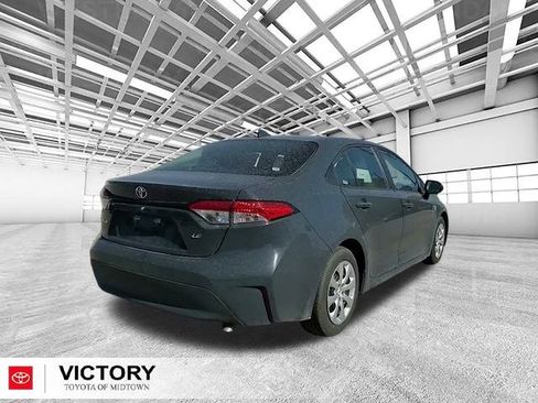 Used 2025 Toyota Corolla LE image 3