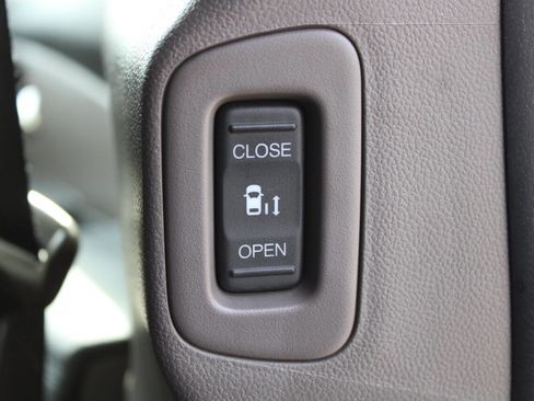 Used 2014 Honda Odyssey EX-L image 30