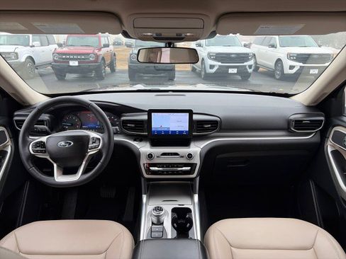 Used 2023 Ford Explorer XLT w/ Equipment Group 202A image 25